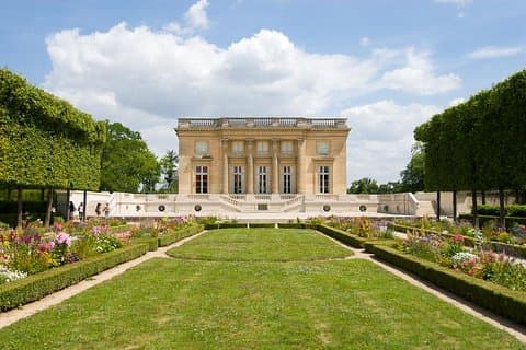 Private Tour: Best of Versailles Day Trip from Paris Including Skip-the-Line Palace of Versailles Tour and Grand Canal Lunch