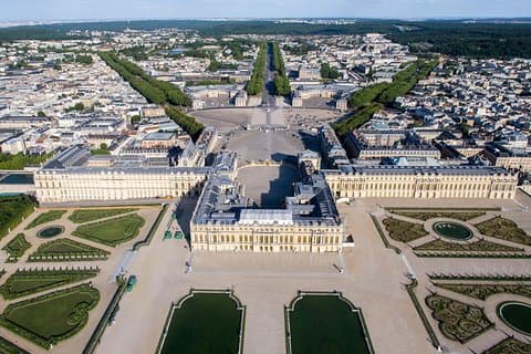 Palace of Versailles Half-Day Tour with a Private Chauffeur