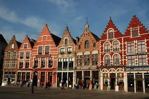 Bruges Guided Day Trip from Paris with Canal Cruise