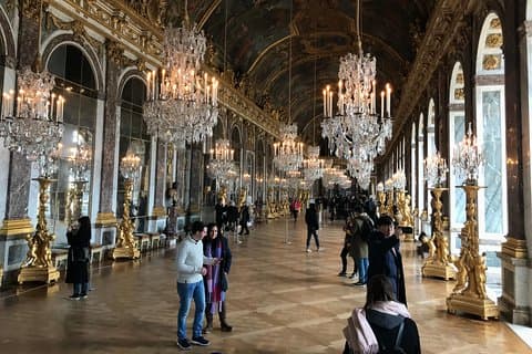Versailles Palace & Marie-Antoinette's Estate Private Guided Tour