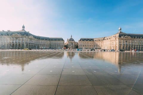 Place de la Bourse avec son Miroir d'eau