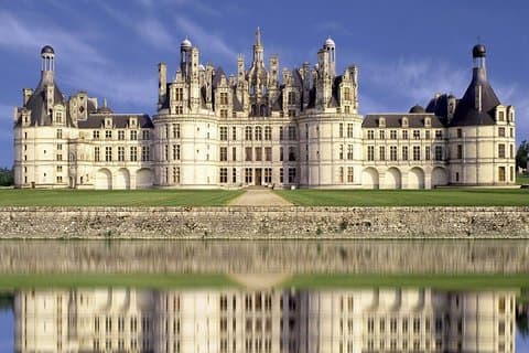 Loire Valley private one full day tour, with Round Trip Train Tickets From Paris