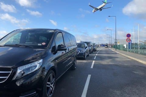 Private round transfer from Paris hotel to PSG Stadium