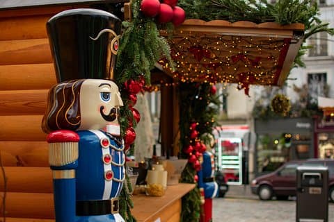 Treasures of Paris Private Tour & Photoshoot for Kids & Families