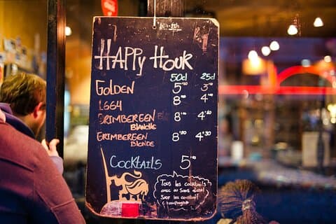 Private Tour of Parisian Nightlife (Sights, Food & Drinks) with a local
