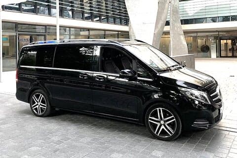 Private Transfer: Paris Airport ORY to Paris by Luxury Van