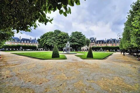 Le Marais Paris Private visit with Hotel pick up and drop