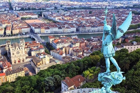 Lyon Walking Tour: Self-Guided City Game