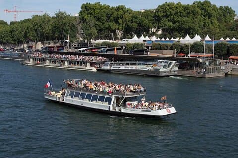 Two-hour Paris Tour including short walk and one hour Seine Cruise