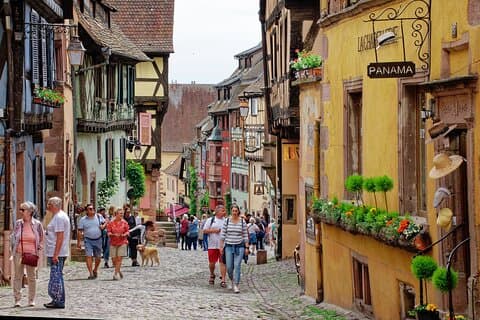 We will be at Riquewihr at the end of the day. Here all the little streets are so charming.