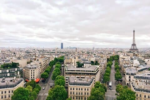 6 hours Paris city tour with Seine River Lunch cruise and Galeries Lafayette