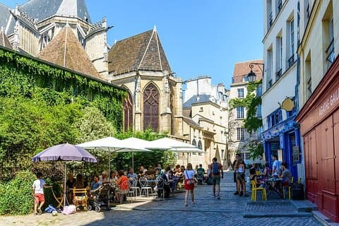 Full-Day to Le Marais with la Vallée Village Shopping Tour