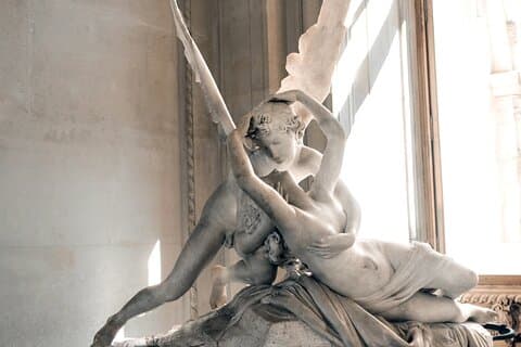 8 hours Paris Tour with Louvre Museum, Saint-Germain-des-Pres and Dinner cruise