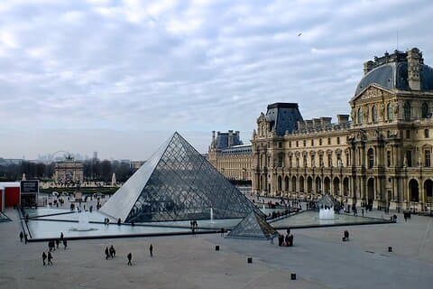 5-hour Paris Private Trip with One Indian Meal and Airport Pickup