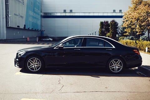 Arrival Transfer: Airport BOD to Bordeaux by Business Car
