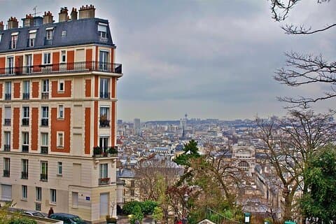 Private walking tour of Montmartre neighborhood in Paris