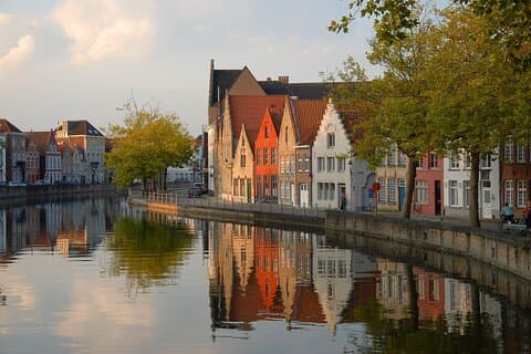 Private Transfer From Paris To Bruges With a 2 Hour Stop in Lille