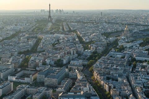 Paris highlights sightseeing tour with private Transportation