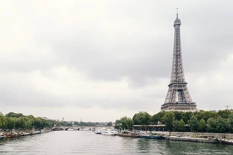 Transfer and Full Day Private Tour in Paris with Lunch Cruise