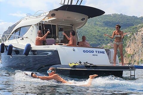 Aperitif, swimming, snorkeling, Seabob
