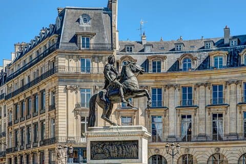 Paris, je t’aime Movie Locations Tour in Paris with Local Guide