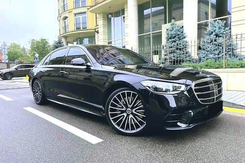 Departure Transfer: Paris City to Paris Airport CDG by Luxury Car