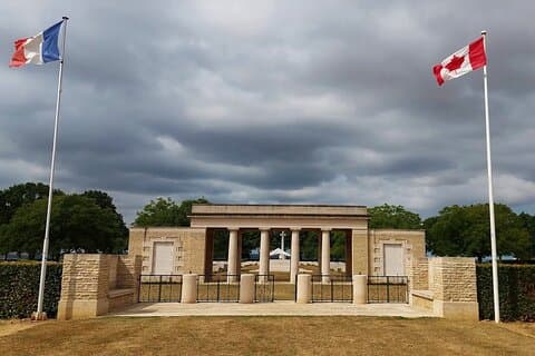 Canadian Cemetery, Cintheaux