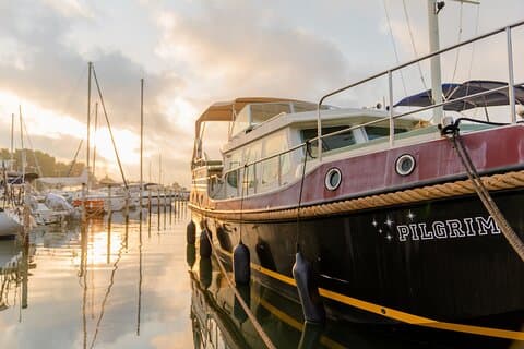 A superb private yacht for you!