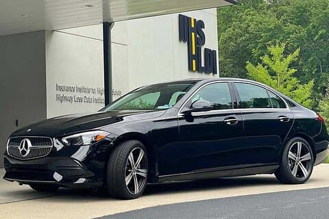 Round-Trip Private Transfer Paris CDG or ORY to Rouen City by Business Car