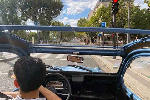 Private Paris Tour in a Classic 2CV