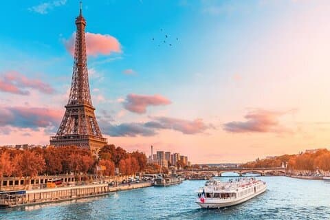 Le Havre to Paris Full Day Tour Including Deluxe River Cruise