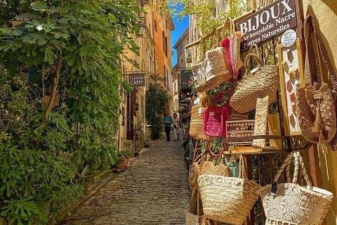 Cobblestone streets of Gordes