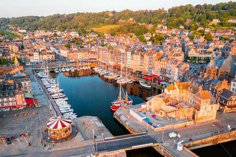 Discover the charm of Honfleur