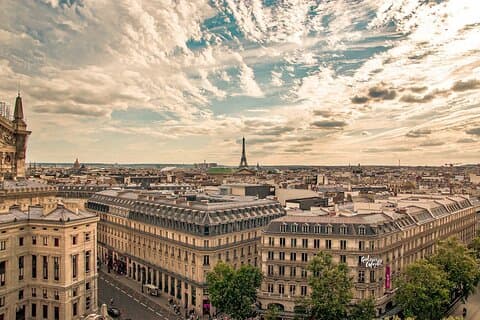 But here’s the thing, Paris isn’t just a museum or a picture-perfect Instagram backdrop. It’s a living, breathing city that’s best experienced through its people, its lifestyle, and its unique rhythm.
