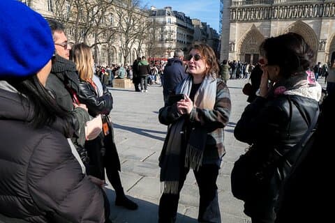 Paris Notre-Dame Cathedral Inside Guided Tour plus Neighborhood