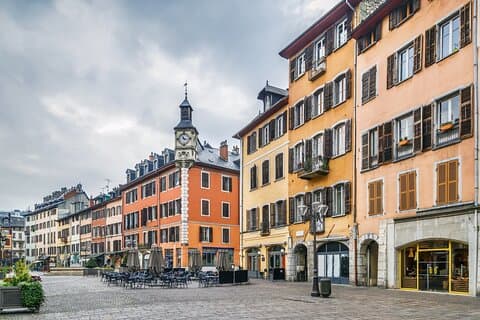 Explore Chambéry in 60 minutes with a Local
