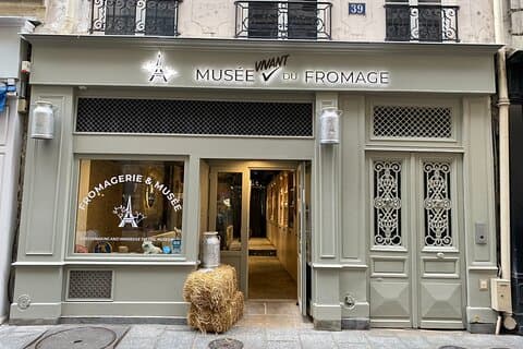 Guided visit of the Cheese Museum with Tasting Included
