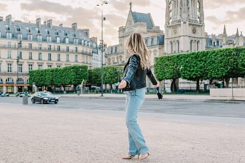 Paris Solo Traveler Photoshoot With A Top Rated Photographer
