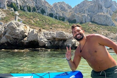 Hello, I’m Julien, your Guide! Coming from a Marseille family DE enthusiasts, with feet firmly anchored in the region and always looking to the sea.