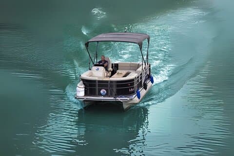 "Boat ride on the Rhone Canal in Sete on board our comfortable lounge boat. Enjoy a unique walk in the heart of the Camargue."