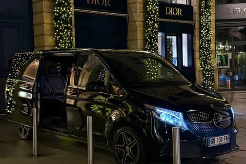 Direct transfer service: Airport → Disneyland Paris → Hotels, in style and comfort