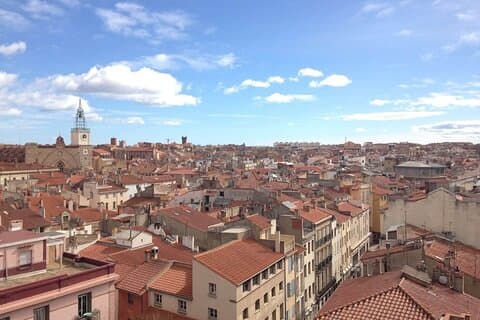 Hello Perpignan: Private 2-Hour Intro City Walk with Local Guide