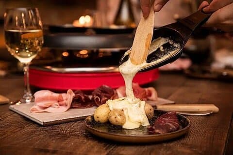Le Marais Exclusive French Dinner & Wine Tour