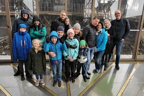 Paris: Eiffel Tower Guided Tour to Summit