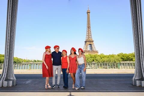 Photographer, Professional Photo Shoot - Eiffel Tower