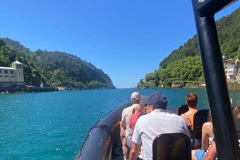 Pasaia expedition discovering the Spanish fjord by boat