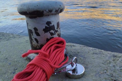 Magnet fishing on the Seine