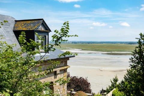 Private D Day Tour in Normandy from Paris with driver