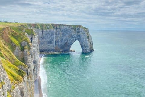 Private transfer Paris Normandy Bayeux Omaha Beach or Caen