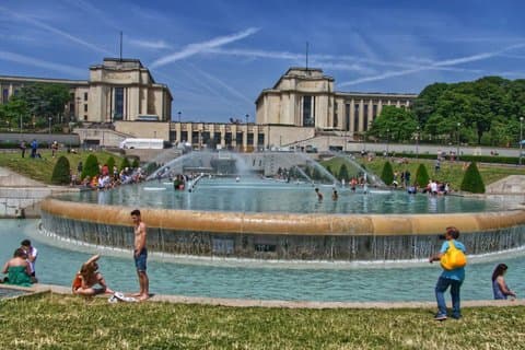 Aquarium Ticket and Digital City Tour in Paris